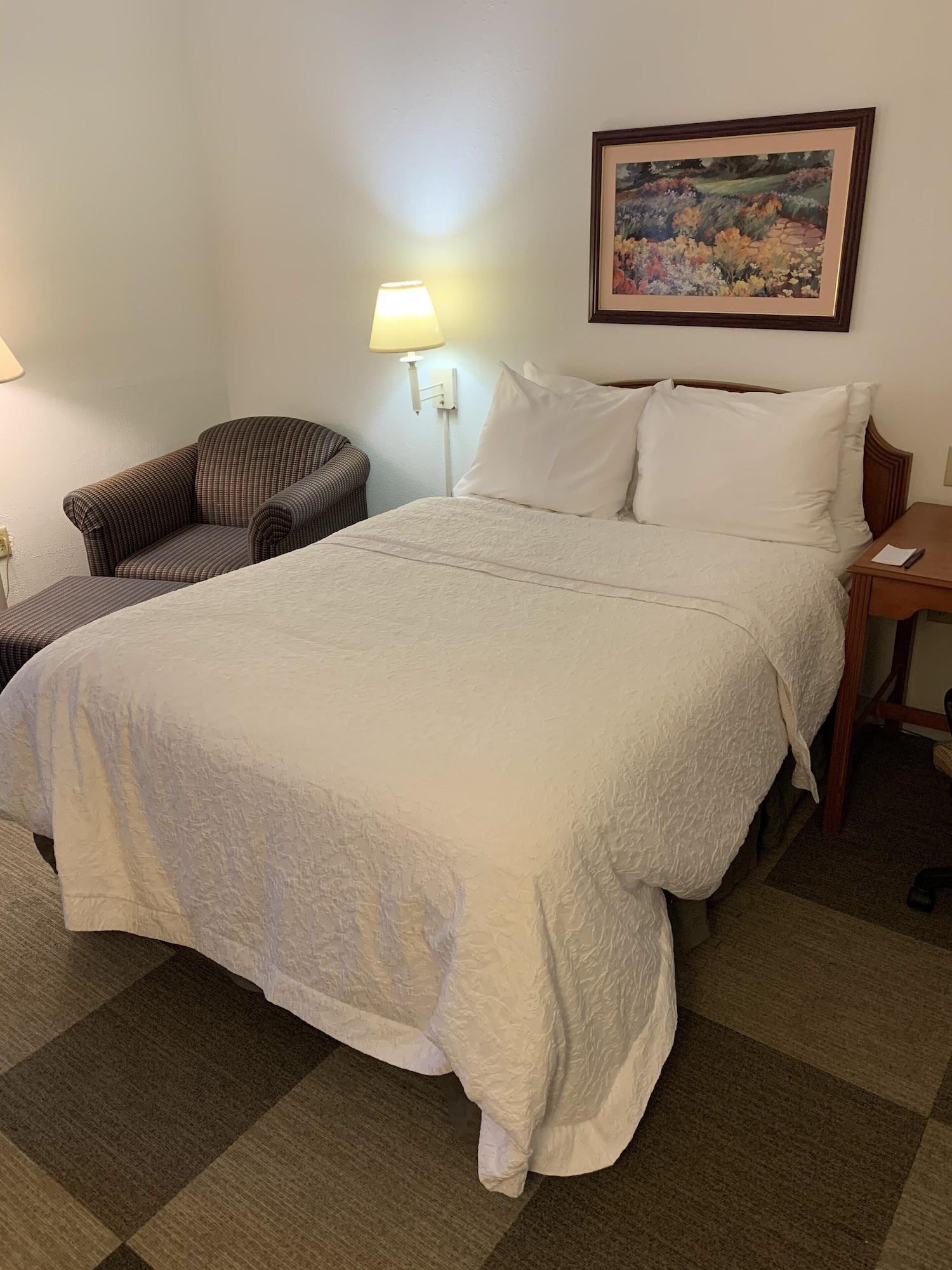 Comfort Inn & Suites Mt. Holly - Westampton Экстерьер фото