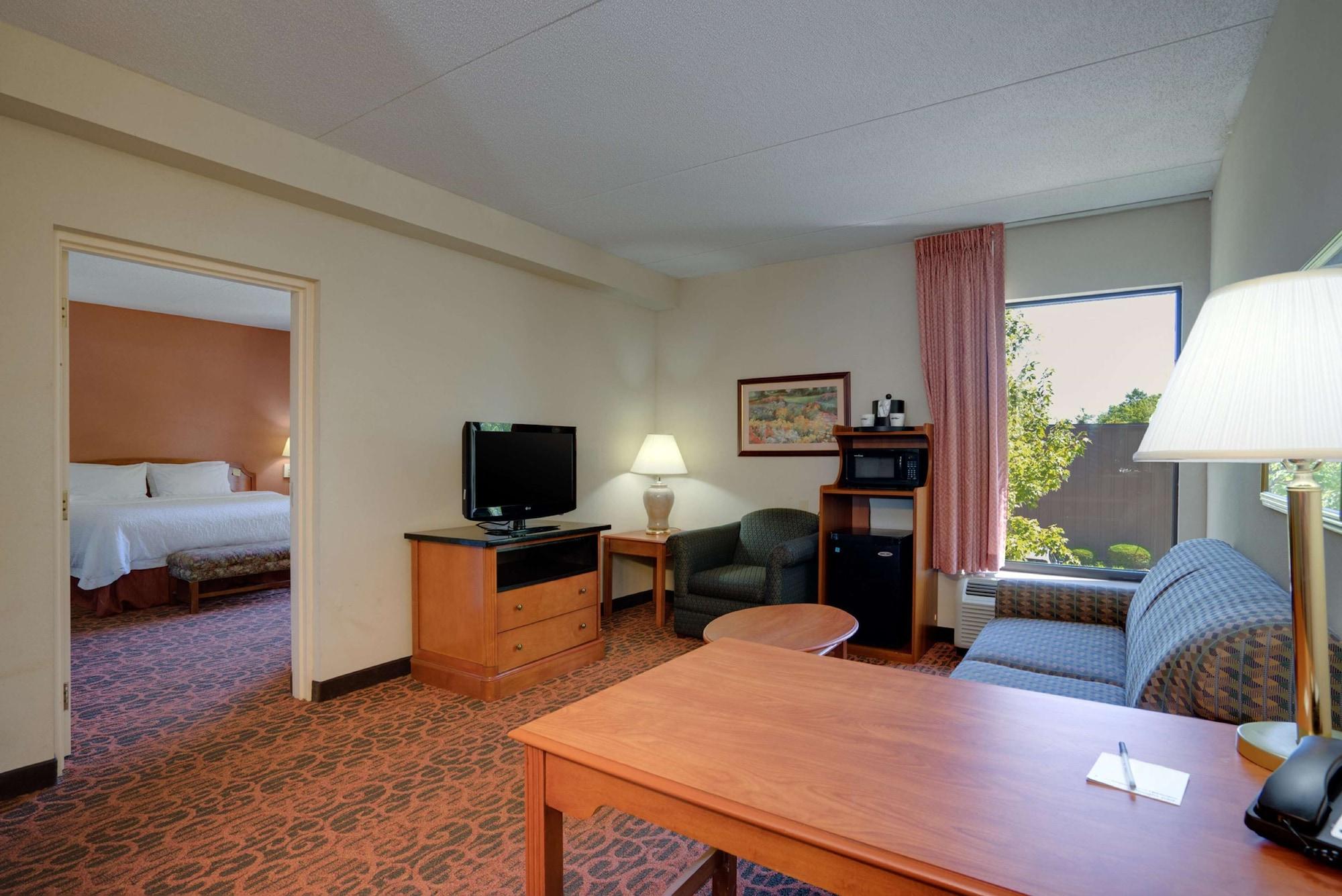 Comfort Inn & Suites Mt. Holly - Westampton Экстерьер фото