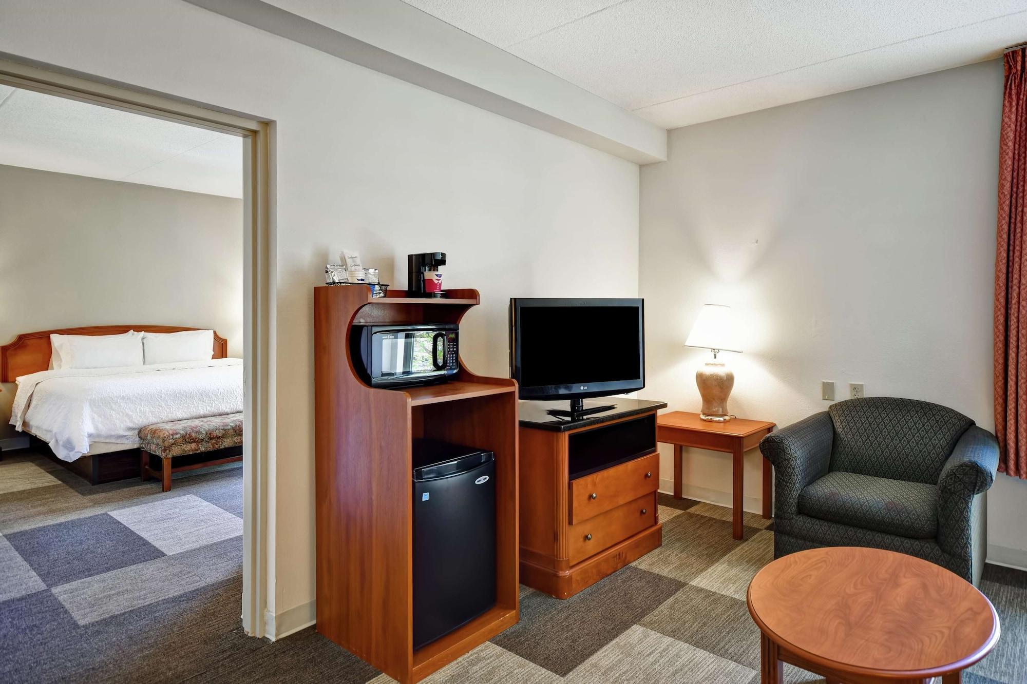 Comfort Inn & Suites Mt. Holly - Westampton Экстерьер фото