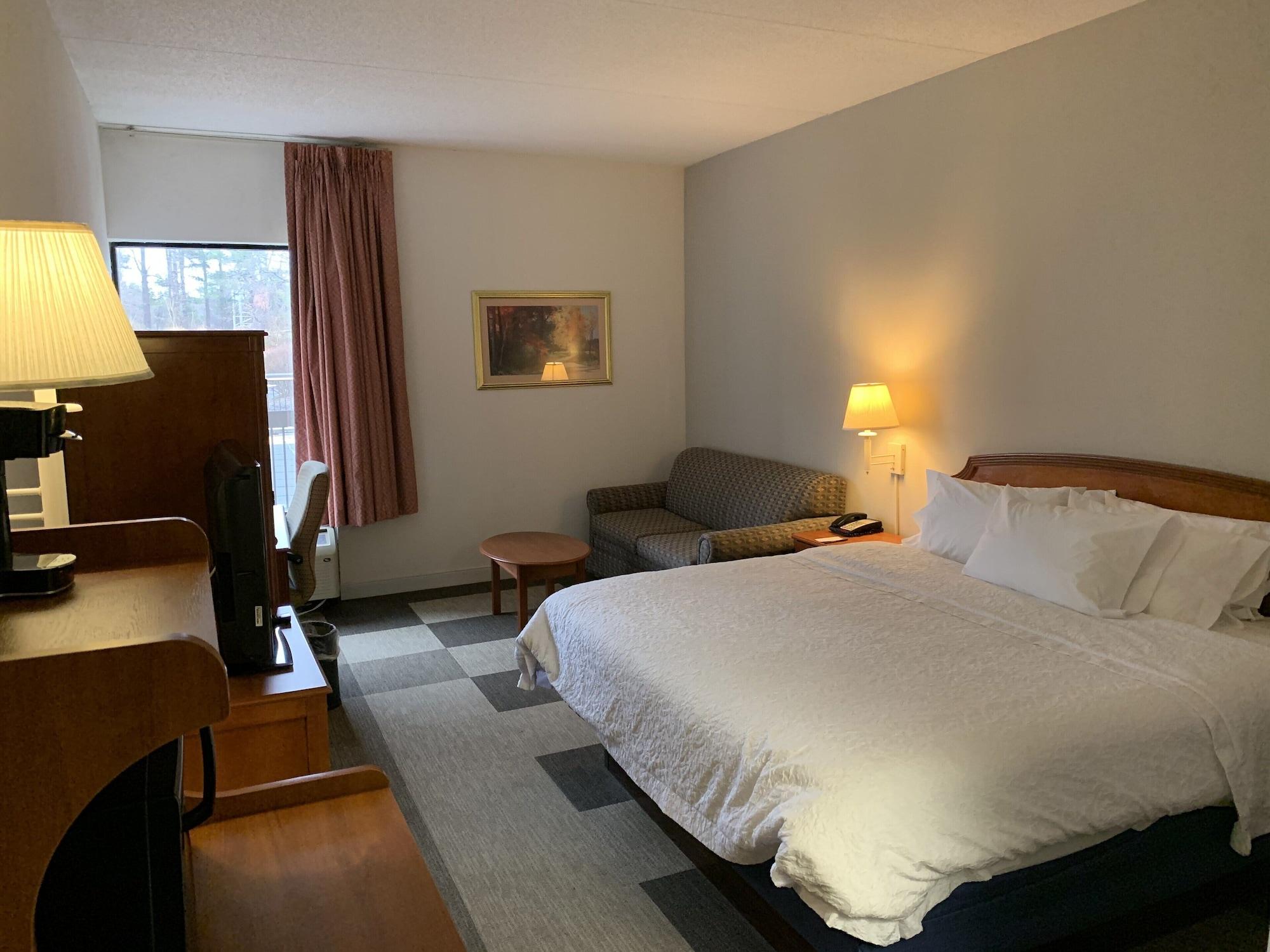 Comfort Inn & Suites Mt. Holly - Westampton Экстерьер фото